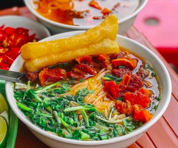 Các quán ăn mở cửa xuyên Tết 2023 ở Hà Nội